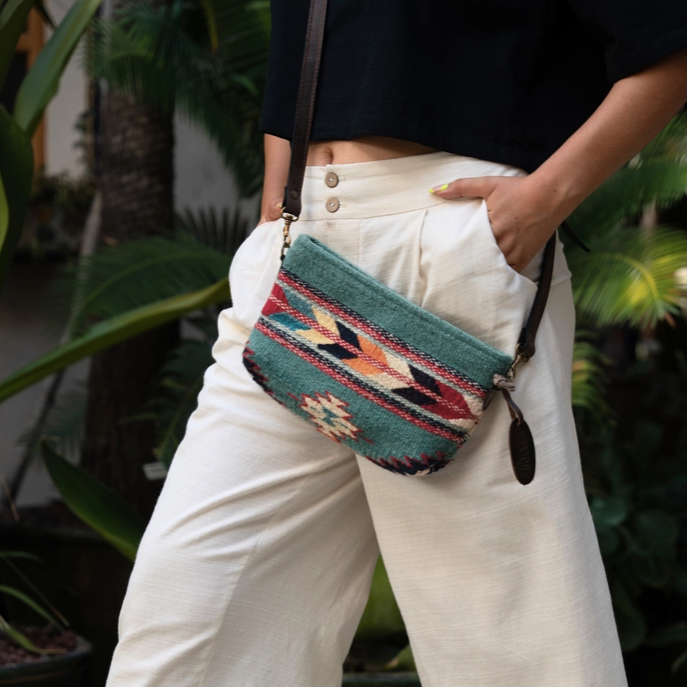 Sun & Sea Clutch